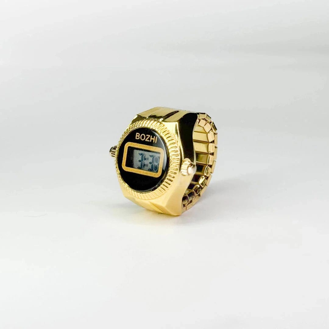 Vue de coté de la Bague Montre Dorée - Cadran Digital Noir 
