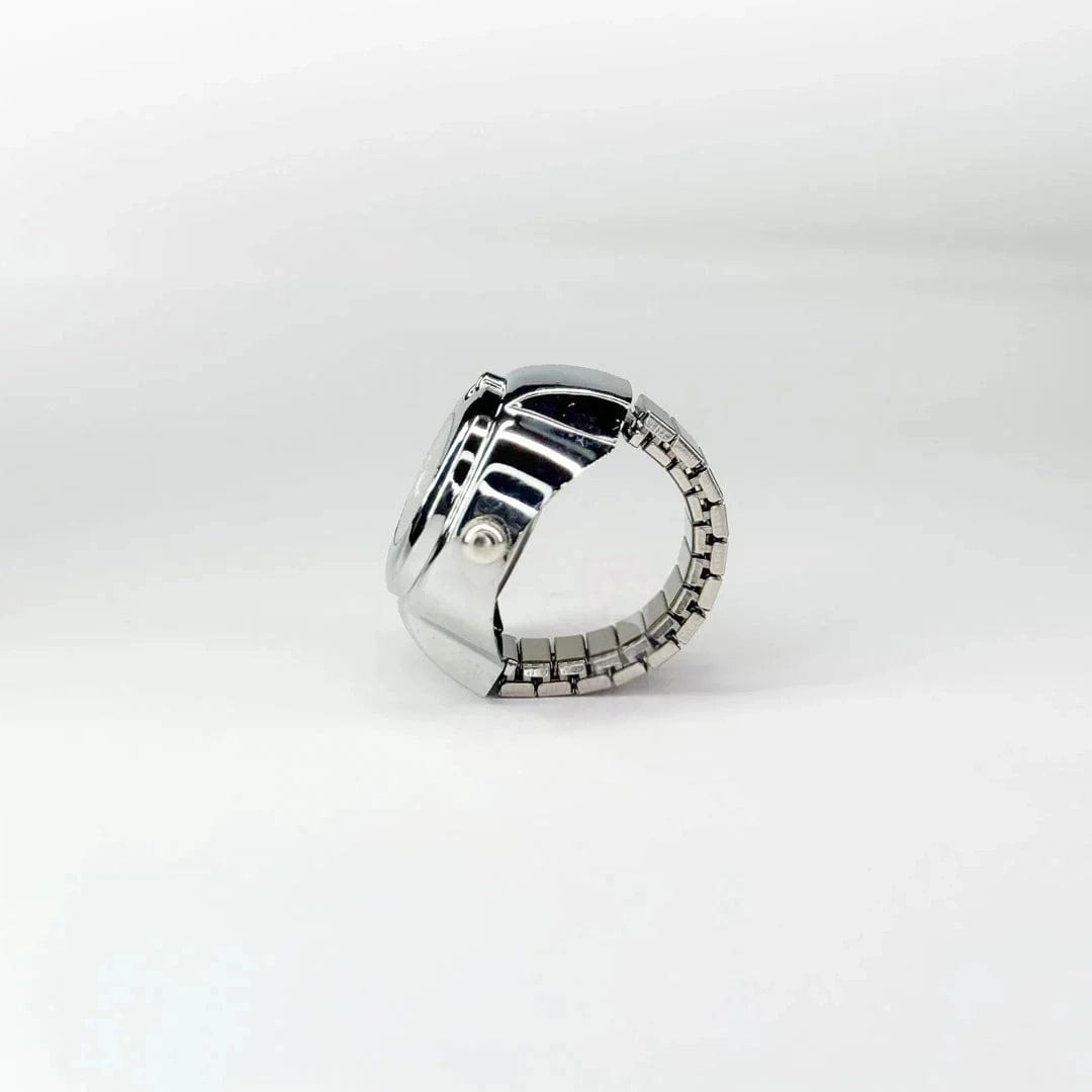 Vue de profil et détail des maillons de la Bague Montre Argent - Cadran Ovale Blanc