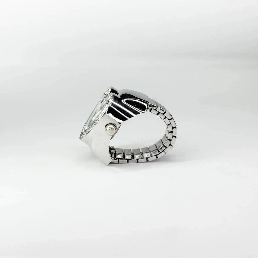 Vue de profil et détail des maillons de la Bague Montre Argent - Cadran Ovale Noir