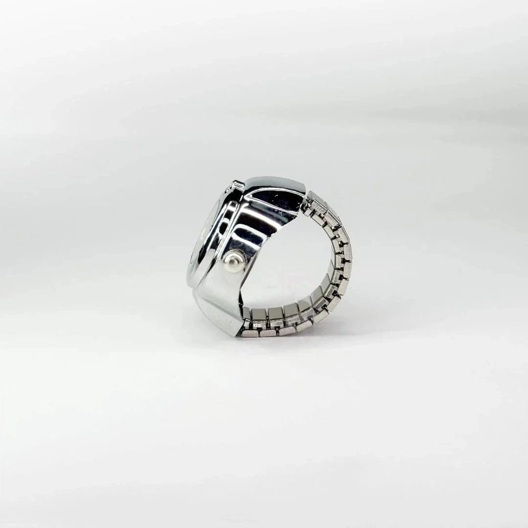 Vue de profil et détail des maillons de la Bague Montre Argent - Cadran Ovale Rouge